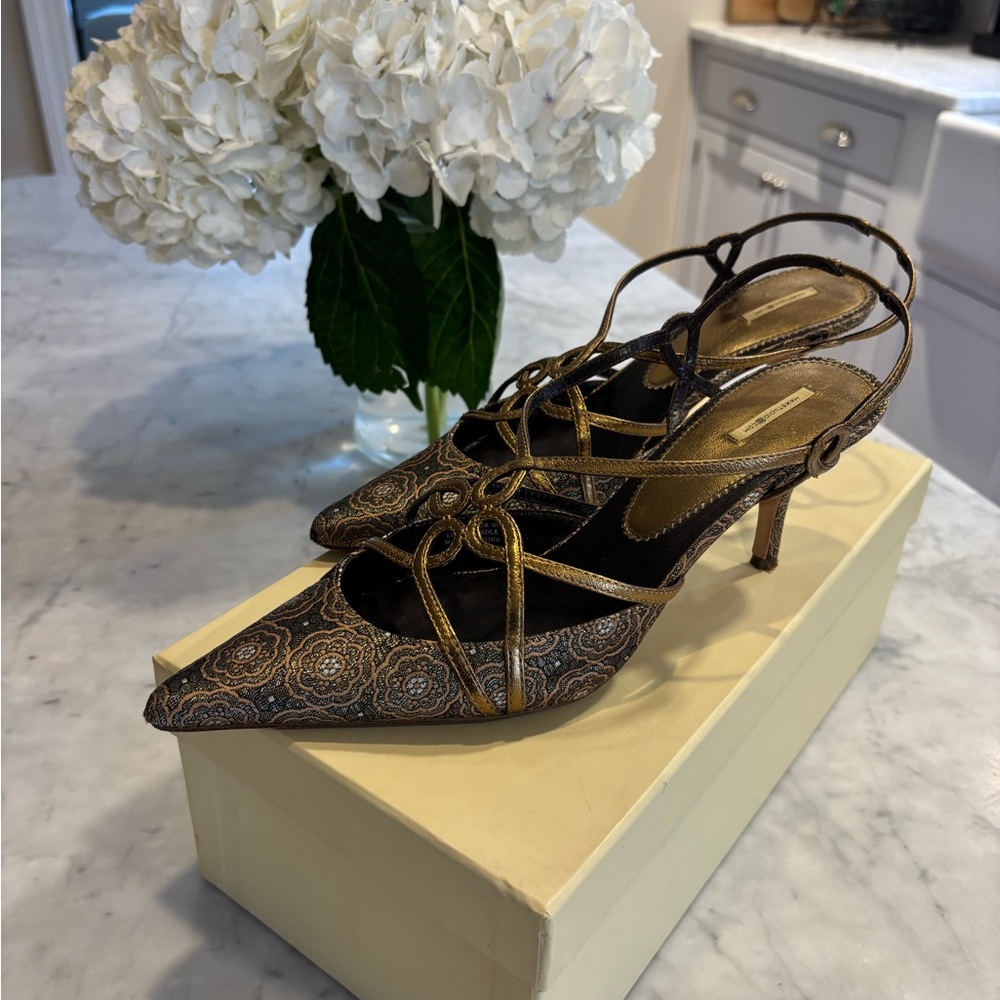 Women’s Pointed Toe Slingback Heels in Metallic Bronze Pattern